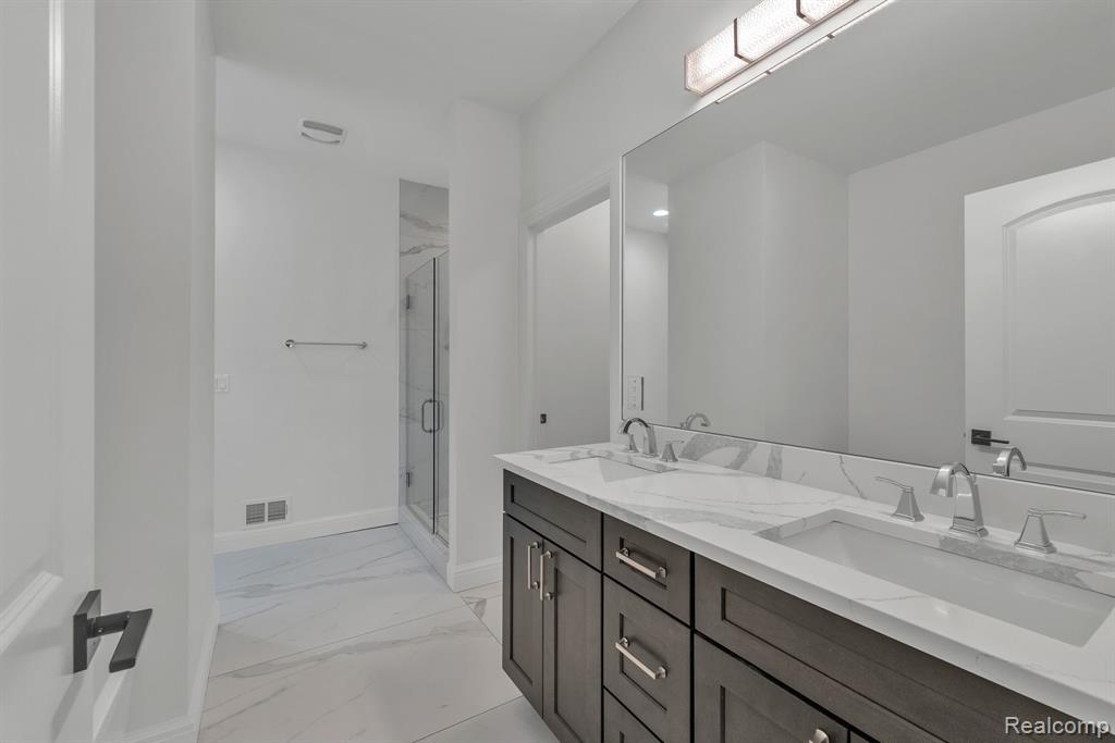 22664 Colgate Street, Farmington, MI 48336 — Photo 26