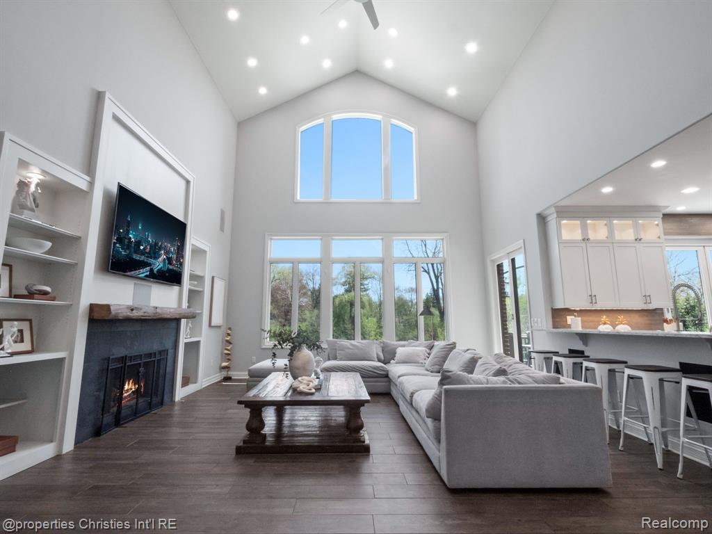 920 SOUTHDOWN Road, Bloomfield Hills, MI 48304 — Photo 12
