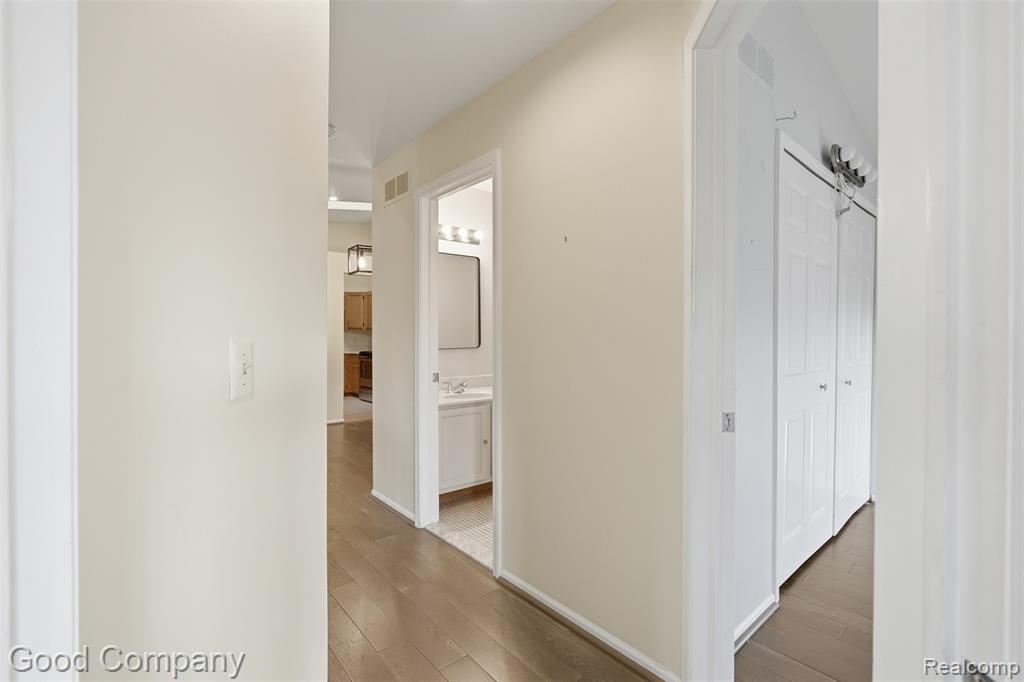7284 Westchester, 7, West Bloomfield, MI — Photo 10