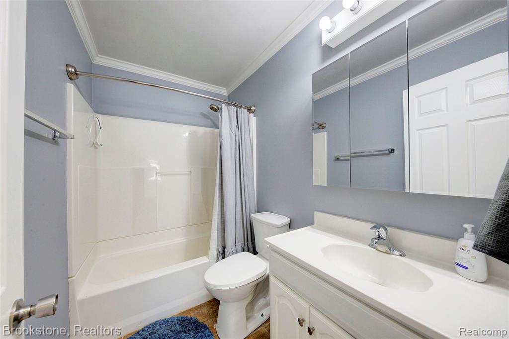 4458 Seeden Street, Waterford, MI 48329 — Photo 25
