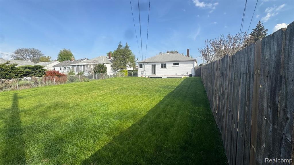 29455 Rosslyn Avenue, Garden City, MI — Photo 15