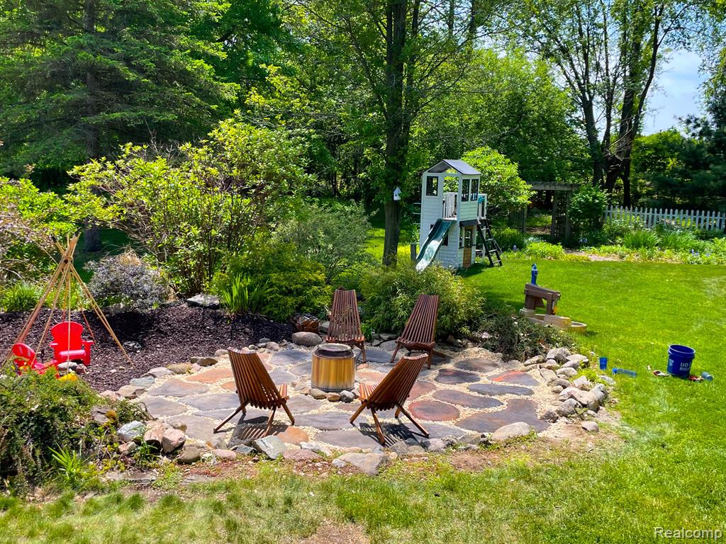 9043 Woods Edge Drive, Commerce Twp, MI 48382 — Photo 57