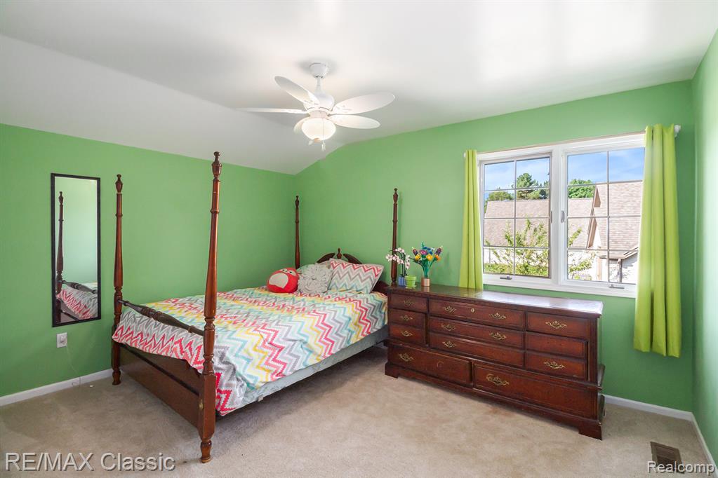 4020 Pine Ridge Court, Fenton, MI 48430 — Photo 18