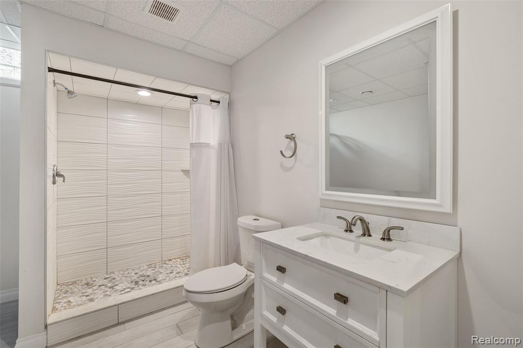 55161 Whitney Drive, Shelby Twp, MI 48315 — Photo 32