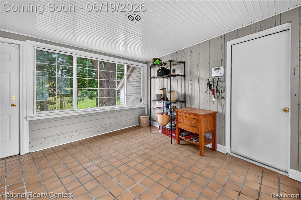 360 Woodland Drive, South Lyon, MI 48178 — Photo 21