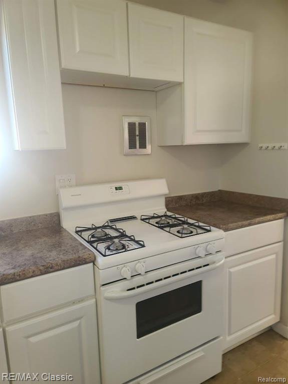 937 E ANNABELLE Avenue, Hazel Park, MI 48030 — Photo 11