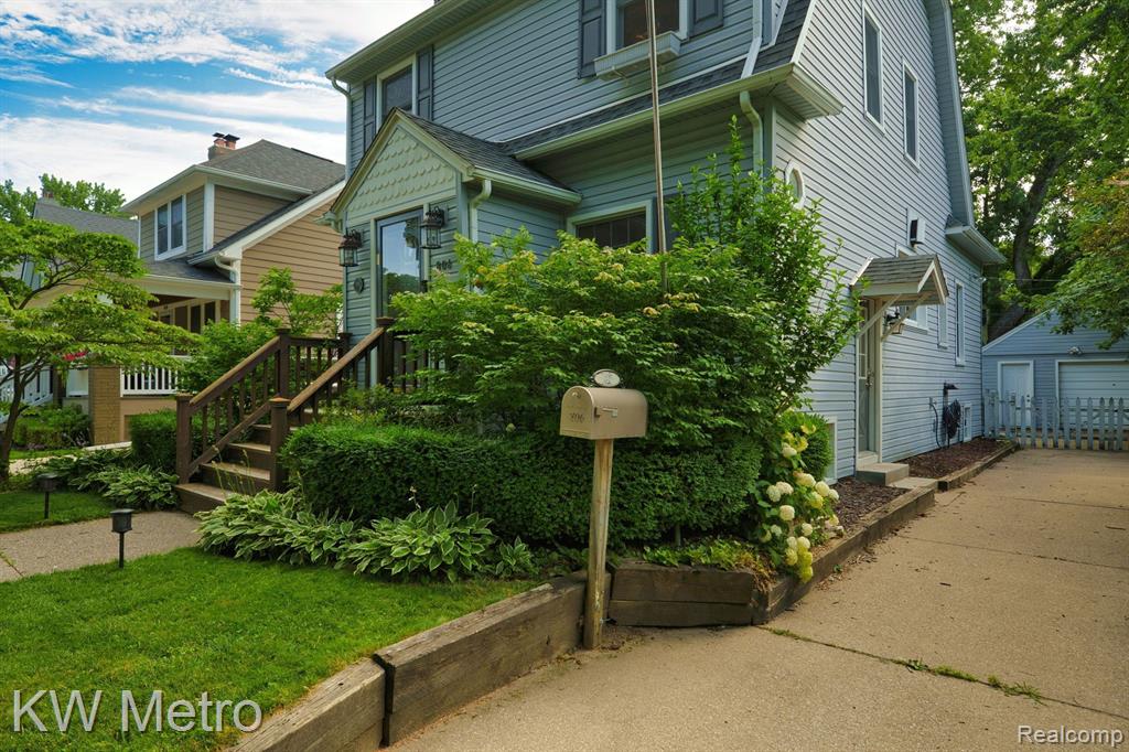 806 LOCKWOOD Road, Royal Oak, MI 48067 — Photo 5