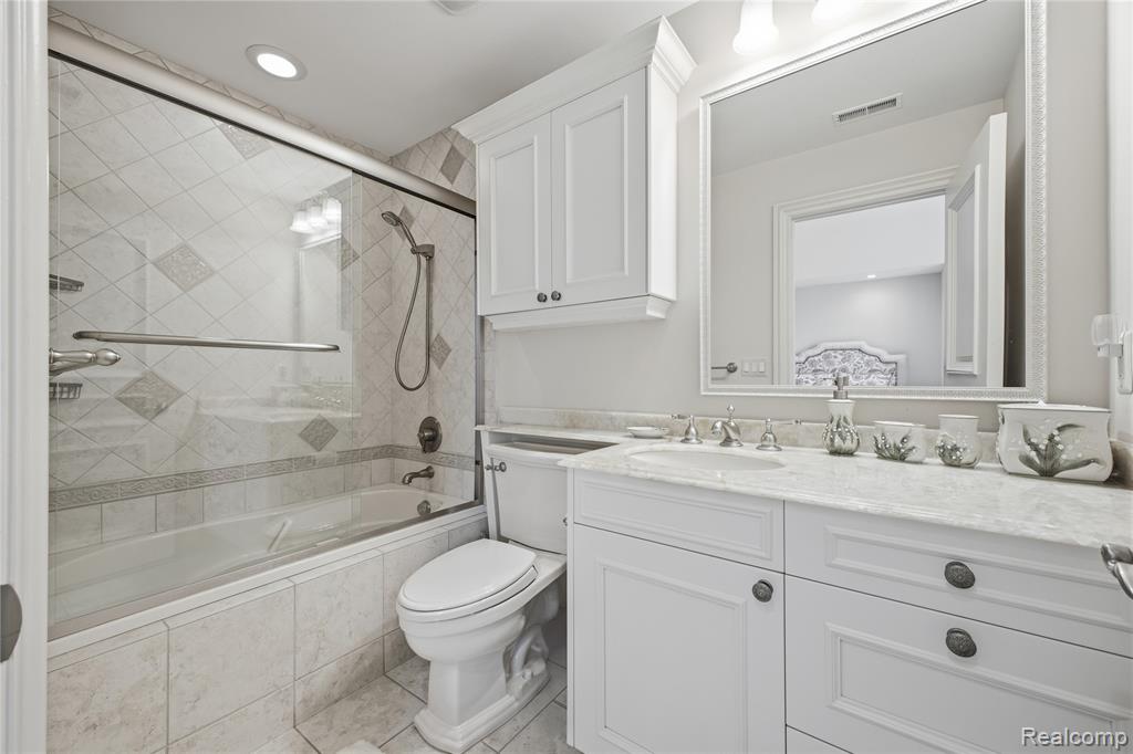 5230 Clarendon Crest Street, Bloomfield Hills, MI 48302 — Photo 35