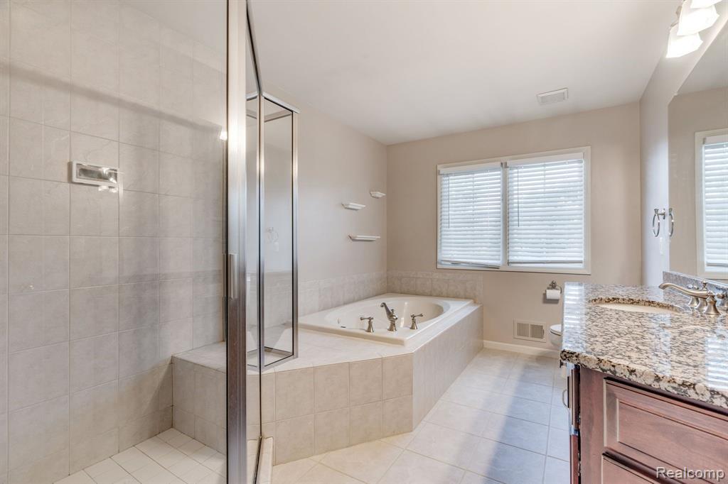 49301 Clinton Terrace Drive, Macomb, MI 48044 — Photo 20