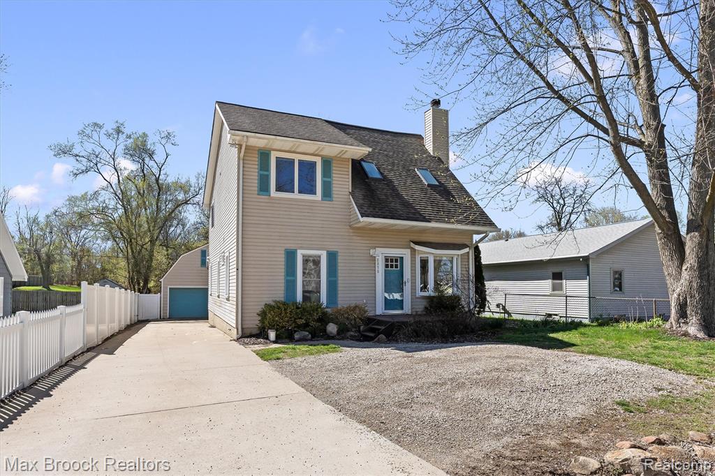 2375 Lakeside Drive, Highland, MI 48356 — Photo 2