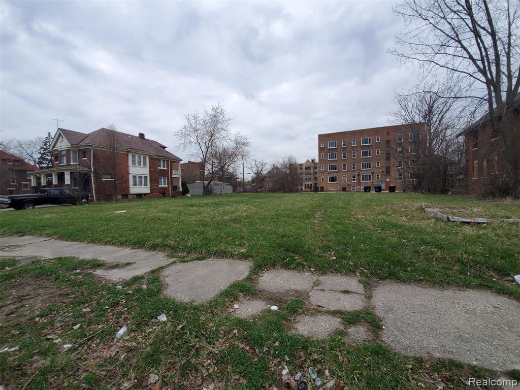 650 GLADSTONE Street, Detroit, MI 48202 — front exterior