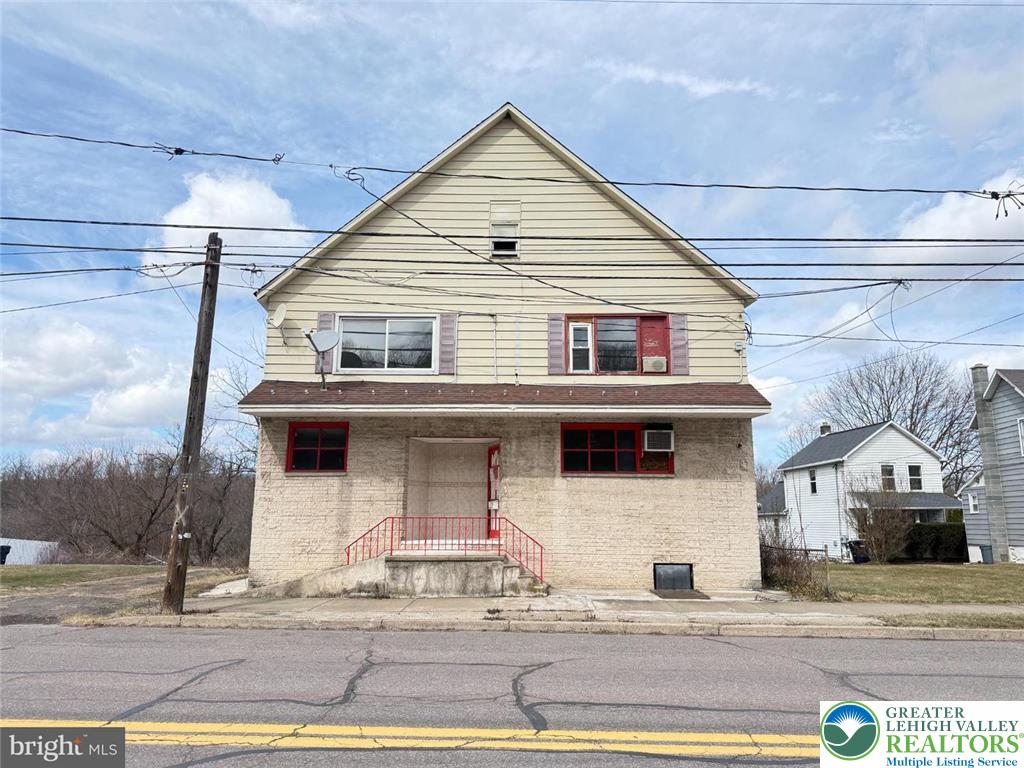 Property photo for 863 Main Street, Hanover Twp, PA